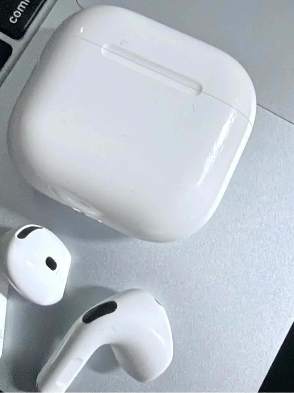 Apple AirPods 4 - Wireless Earbuds with Charging Case - USB-C - White